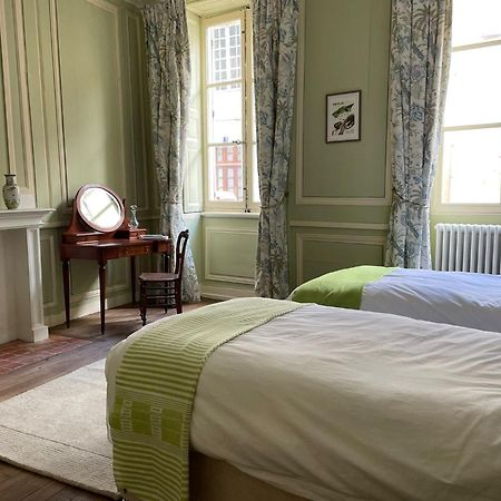 Saint-Amand-Mont-Rond Maison Zola B&B 객실 사진
